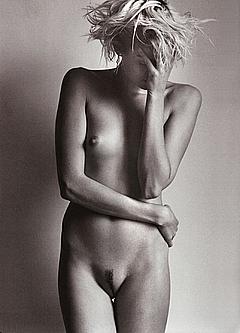 Agyness Deyn small nude tits and pussy