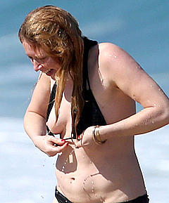 Natasha Lyonne tit slip in Sao Paolo
