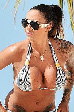 Busty Jodie Marsh deep cleavage in Barbados