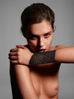 Anais Poulio nude tit