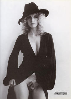 Nina Hoss bottomless cover her pussy