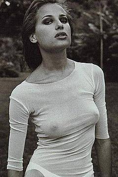 Bridget Hall  nackt