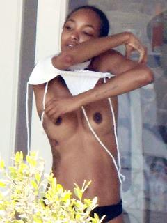 Jourdan Dunn topless paparazzi photo