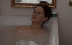 Sophie Rois naked in a batchtub at A E I O U - Das schnelle Alphabet der Liebe