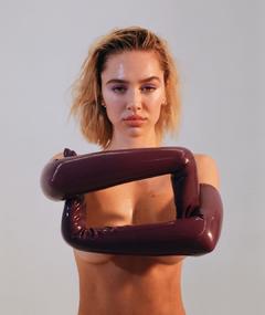 Delilah Belle Hamlin topless but covered