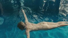 Viv Albertine shows her nude ass Exhibition