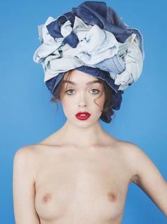 Sophie Gordon topless