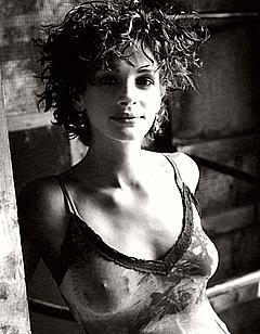 Julia Roberts hard nipples under tight dress