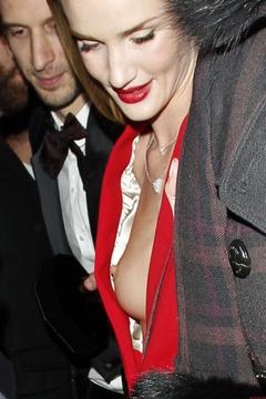 Rosie Huntington-Whiteley tit out paparazzi photo