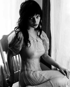 Sophie Thatcher pokies in Kitten by Kate - August 2023