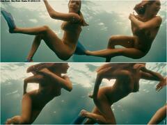 Kelly Brook nude n a water at Piranha 3D