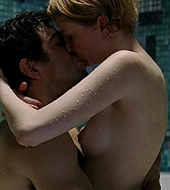 Alba Rohrwacher nude kissing in sex scenes from Cosa Voglio di Piu