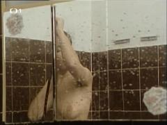 Izabela Soukupova naked in a shower at Stopy zlocinu