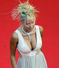 Ophelie Winter cleavage at premiere