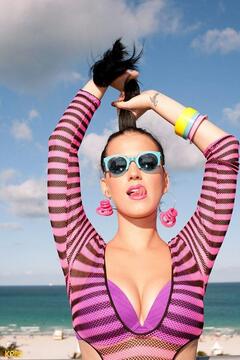 Katy Perry sexy cleavage