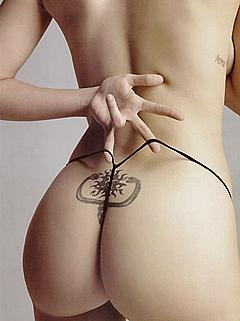 Asia Argento shows her nude ass