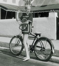 Grace Kelly long legs black-&-white image