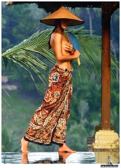 Patricia Velasquez topless cover her tits