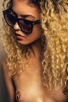 Tay Lomax nude piersed tit