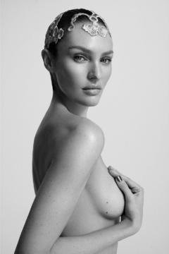 Candice Swanepoel topless cover her tits