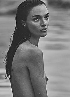 Mariacarla Boscono nude tits