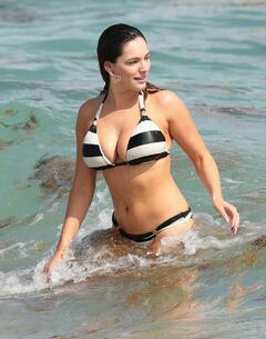 Kelly Brook cleavage in bikini on the beach in Miami