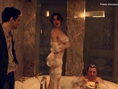 Catrinel Marlon naked at L'ispettore Coliandro