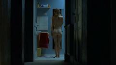 Sophie Quinton shows her nude ass at Les liens du sang