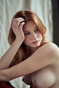 Busty Sydney Van Til topless