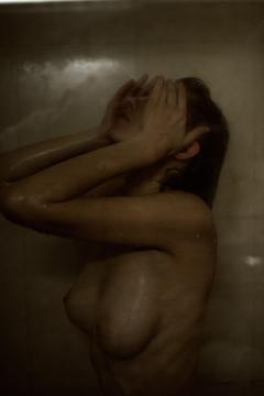 Lena Yendakova topless under shower