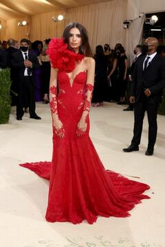 Emily Ratajkowski attend The 2021 Met Gala in New York City