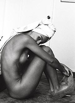 Elyse Taylor naked black-&-white photo