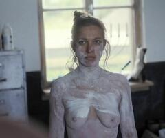 Hannah Prasse topless at Aphasie
