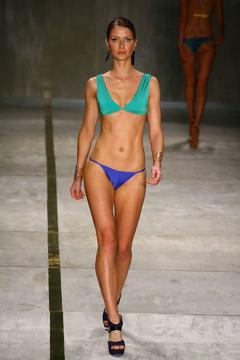 Ana Claudia Michels sexy runway photo