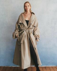 Uma Thurman - Vogue, Spain - March 2022