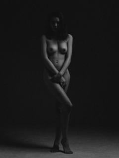 Sophia Lieberman nude cover her pussy