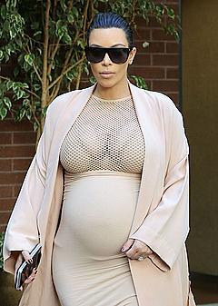 Pregnant Kim Kardashian sexy cleavage