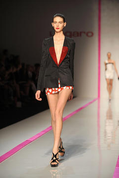 Jennifer Messelier long legs runway image