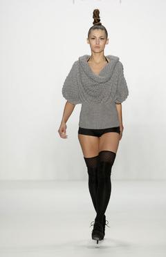 Fiona Erdmann sexy runway photo