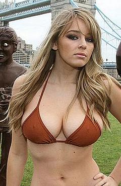 Busty Keeley Hazell pokies in bikini