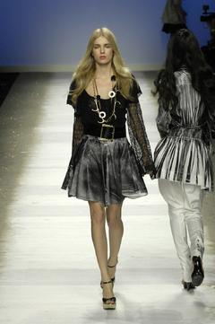 Ekaterina Kiseleva runway