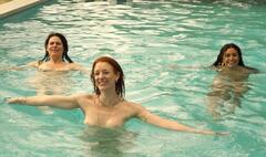 Loes Haverkort, Charlie Chan Dagelet, Noortje Herlaar & Rifka Lodeizen nude in the pool at De Eetclub