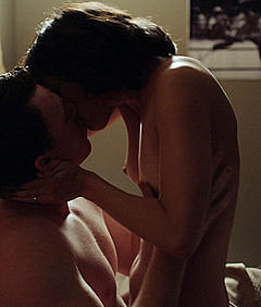 Morena Baccarin kissing in Homeland