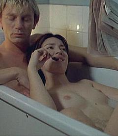 Kelly Macdonald naked in bathtub