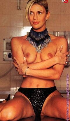 Cristina Quaranta posing topless