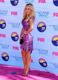 Hayden Panettiere leggy at 2012 teen choice awards at gibson amphitheatre in universal city