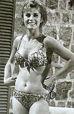 Stefanie Powers in bikini