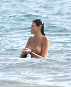 Emanuela Titocchia topless in a ocean
