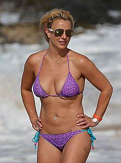 Britney Spears sexy in bikini