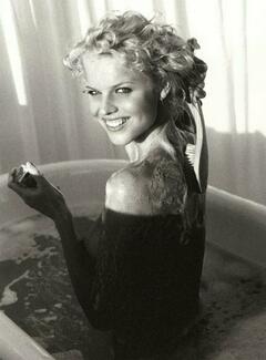 Eva Herzigova naked in the bathtub